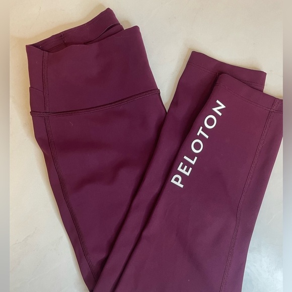 PELOTON Capri Burgundy Legging - Picture 8 of 12
